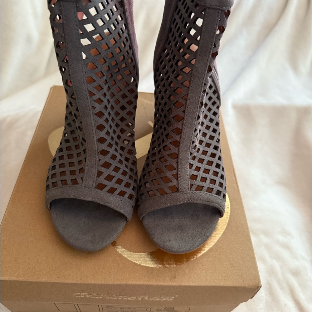 Charlotte Russe Women's Gray Cutout Heels
